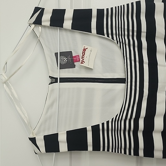 Dress - Picture 3 of 5